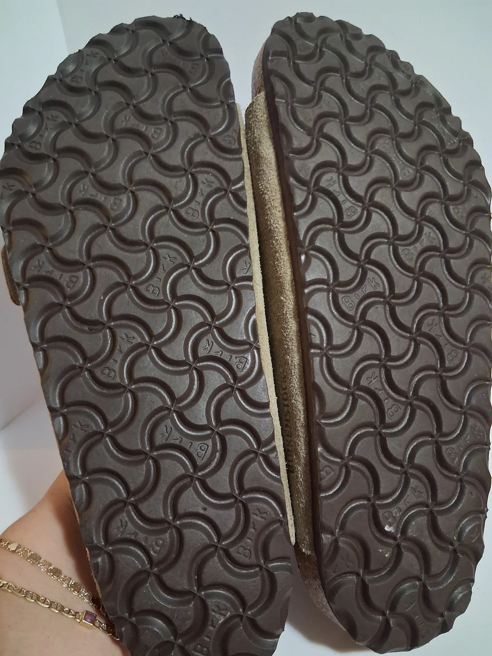 Birkenstock Unisex Arizona Suede Sandal — Taupe NWOT